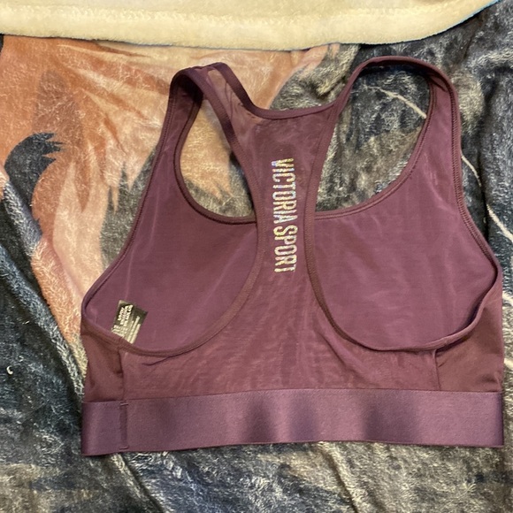 Victorias sport bra - Picture 2 of 3